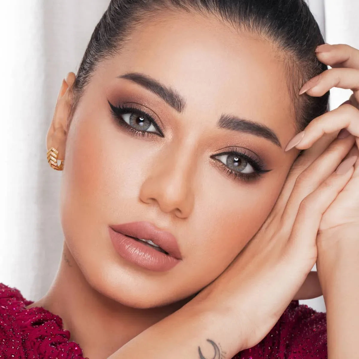 luminous-latin-gray1-jpg-webp