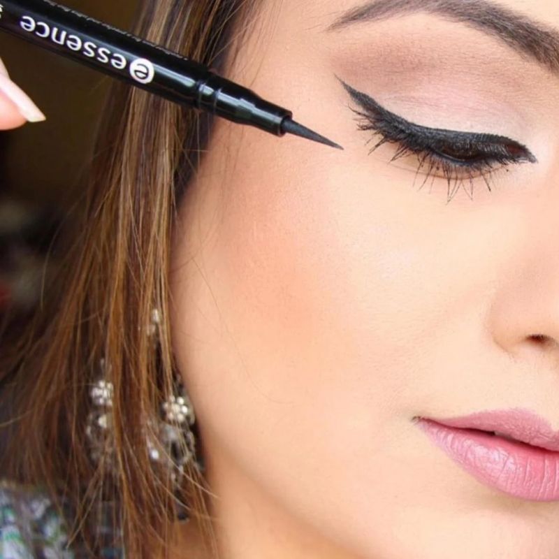 Lenses Vibes Make Up Eyeliner Essence2